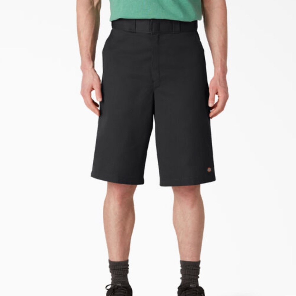 Dickies Men’s Loose Fit Work Shorts Size 42 in Black 13” Inseam. GUC